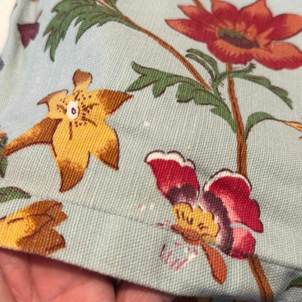 Cacharel floral tablecloth